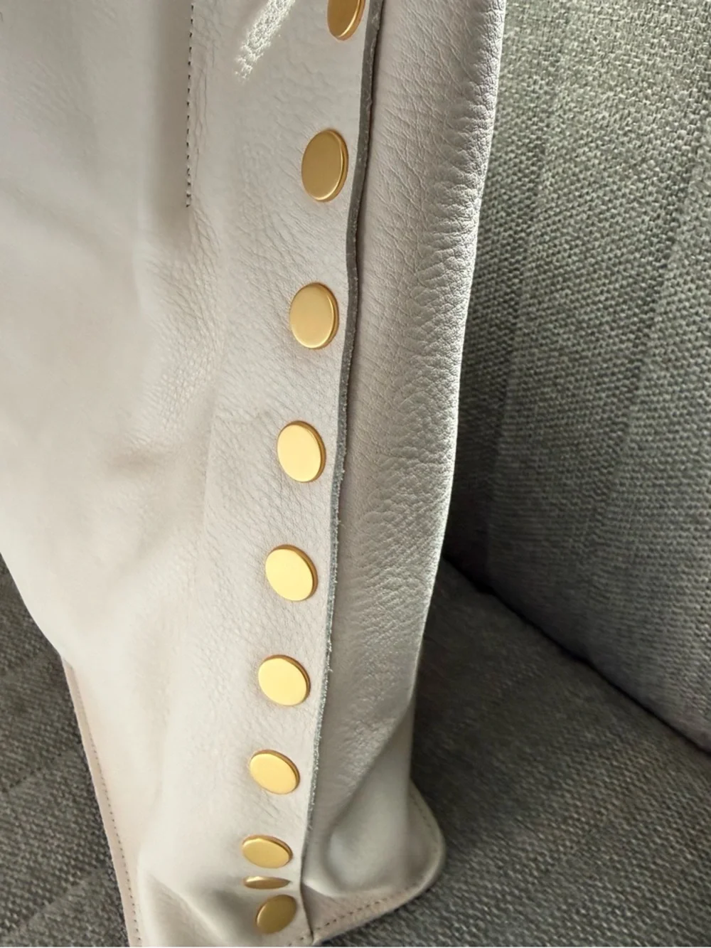 Hammitt Large Oliver Zip Leather Tote Bag in Calla Lily w/ Brushed Gold Accents - Picture 7 of 8